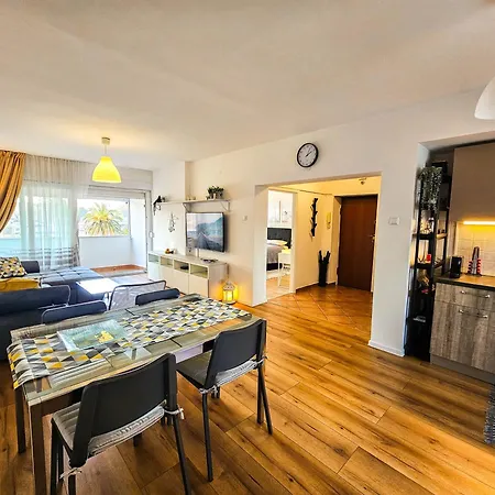 Mari Apartment